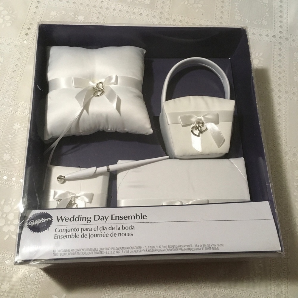 🆕 Wilton Wedding Day Ensemble, NIB